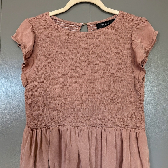 ZESICA Beige Crew Neck, Flutter Sleeve, Tiered Skirt, Short A-line Dress, Size L - Picture 4 of 6